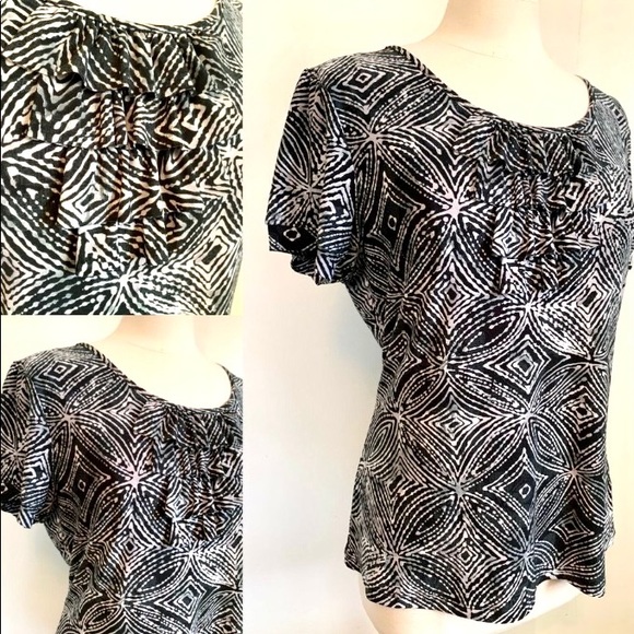 Abstract print Top Blouse Black White Gray short sleeve Size XL Mob Wife vibes - Picture 1 of 9